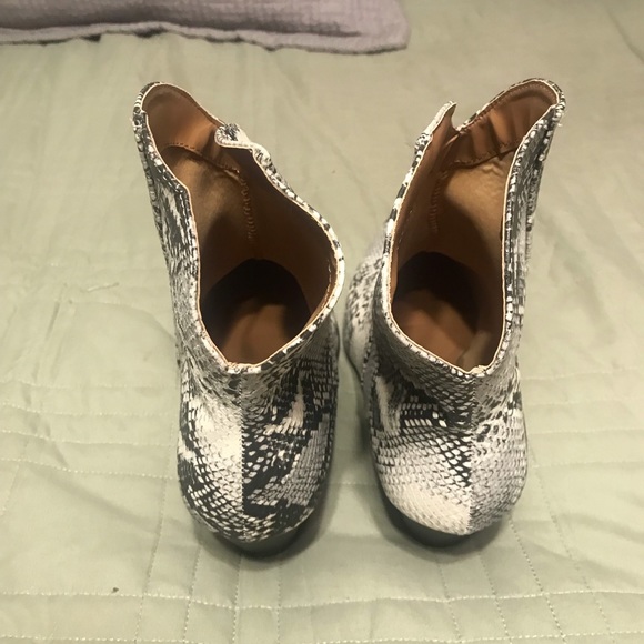 Snake skin boots - Picture 6 of 7